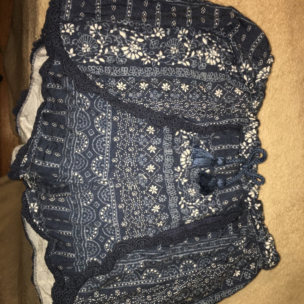 abercrombie flowy patterned shorts
